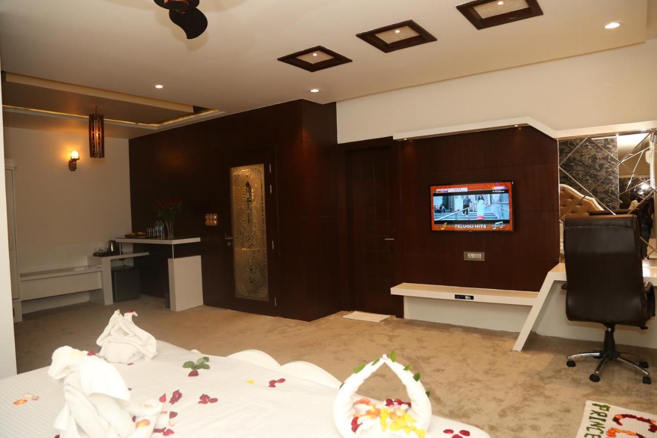 Hotel Prince Viraj Jabalpur Exteriér fotografie