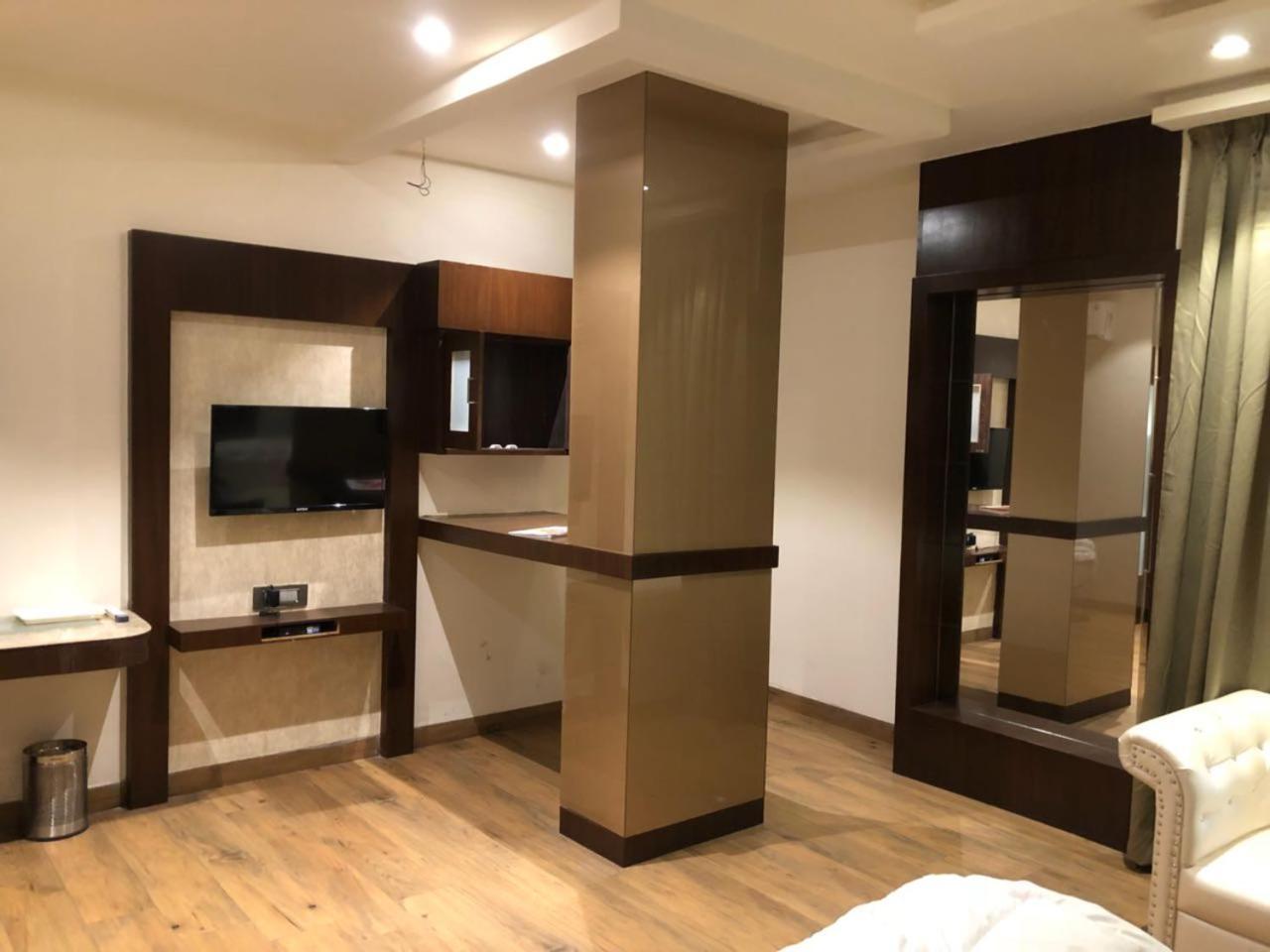 Hotel Prince Viraj Jabalpur Exteriér fotografie